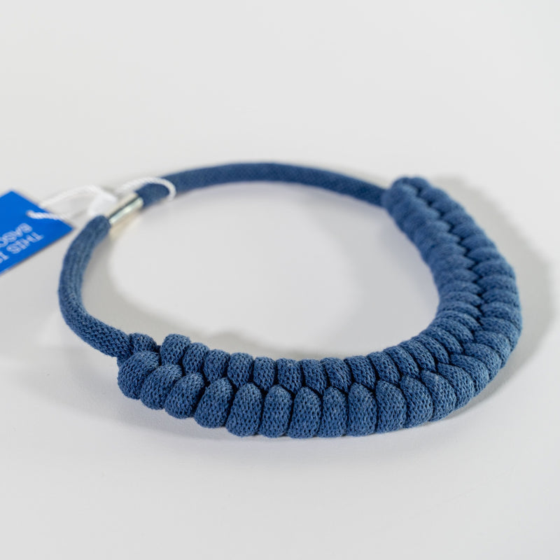 AMAKUYI. COLLAR TRENZA