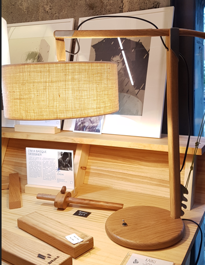 ZIRIAK. LAMPARA CON PANTALLA DE TELA